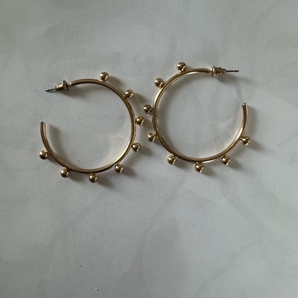 Elegant Gold Hoop Earrings